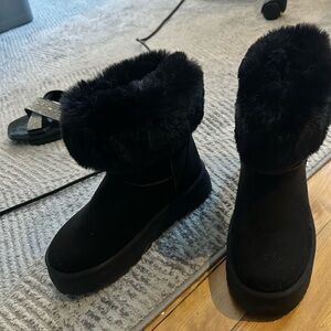Women's Black Fur-Lined Boots